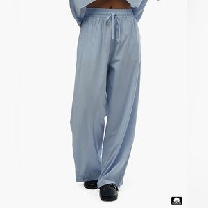 NWOT WhoWhatWear Striped Pant